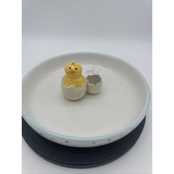 10 Strawberry Street Whimsical Cupboard Chick Party Serving Bowl - Picture 1 of 7